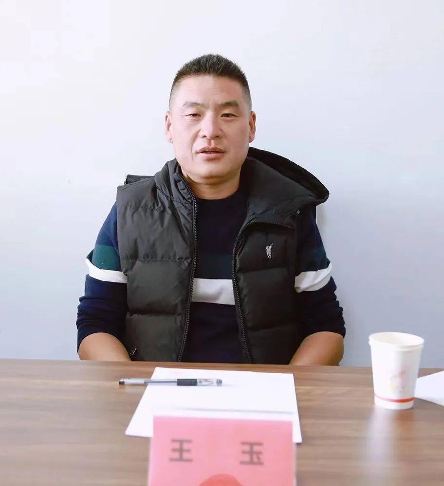 理事会员群由理事王举任组长,会员王玉,何川为组员进行线上值班