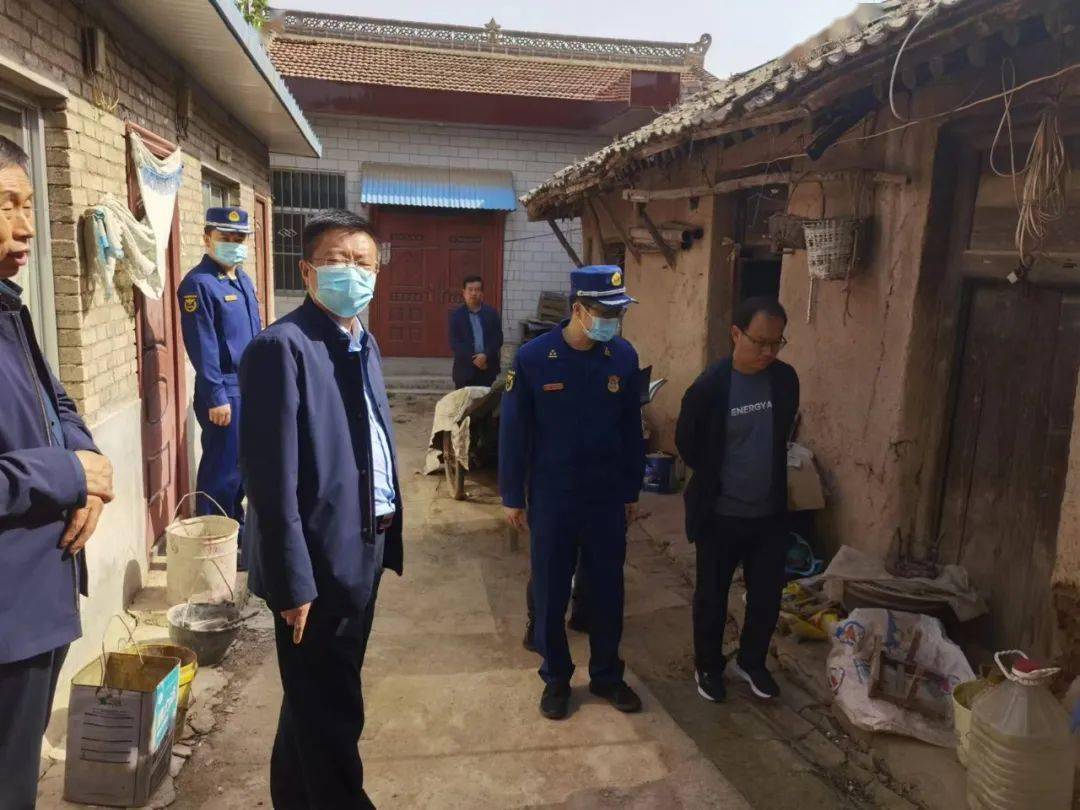 崇信县委常委县政府副县长邓双平带队开展安全风险隐患排查整治工作