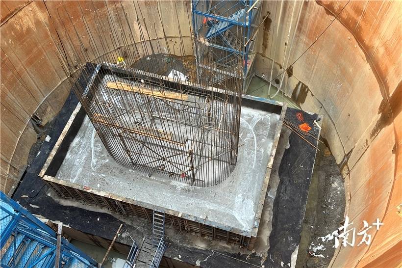 首个水中承台浇筑完成_施工_北江_陈国