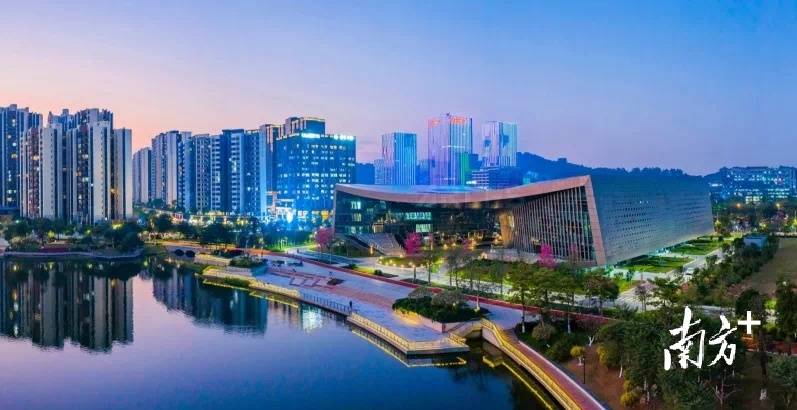 广州南沙开发区投资促进局揭牌