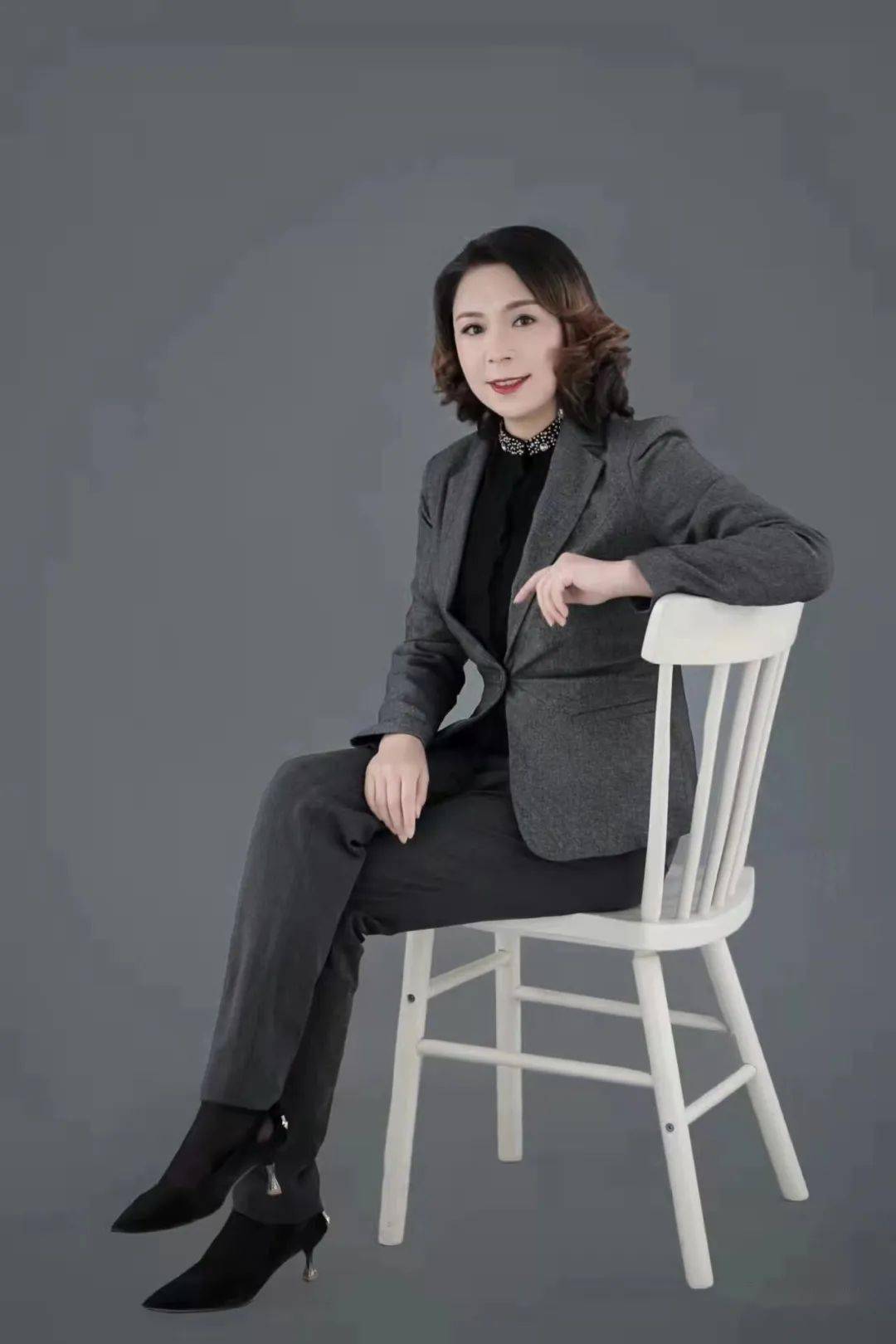 马艺:青海花样少年语言艺术学校校长,全国青少年语言艺术教师,全国