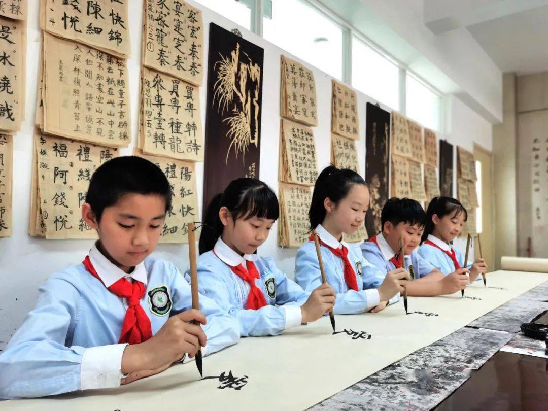 成都最早实施精致教育的锦官新城小学静心办学20年质量不变学费不变