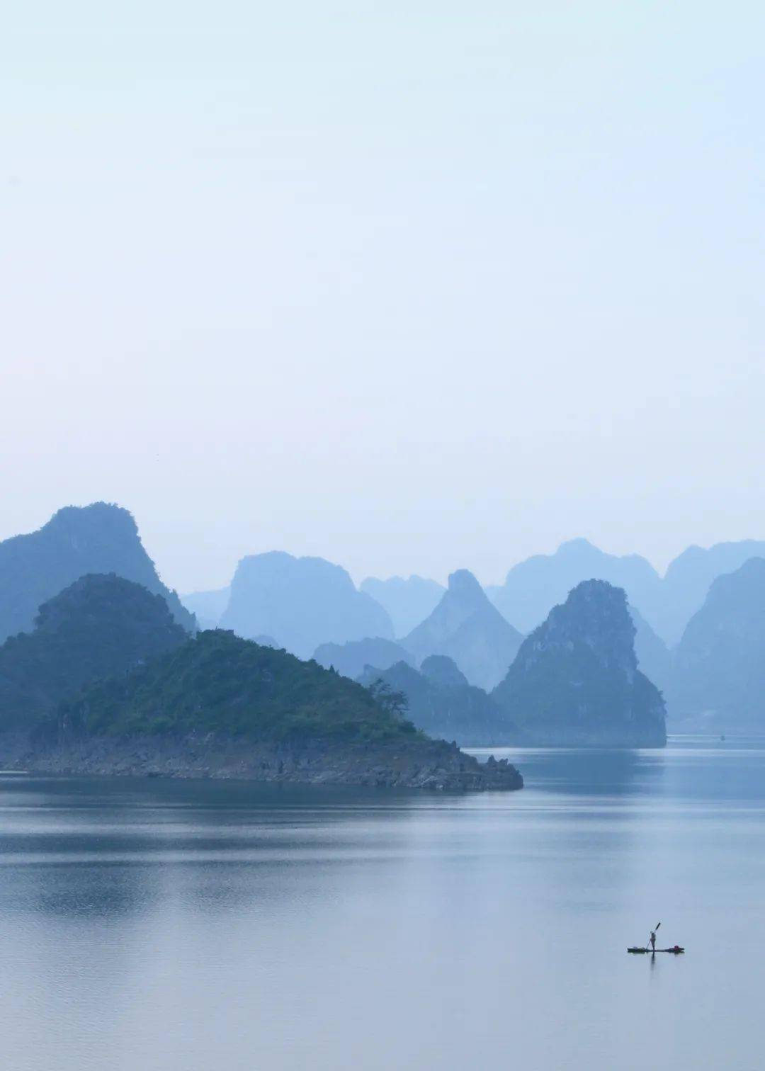 石門溶洞 圖/融安石門仙湖景區進入景區,浩渺的水庫風光便讓人心境