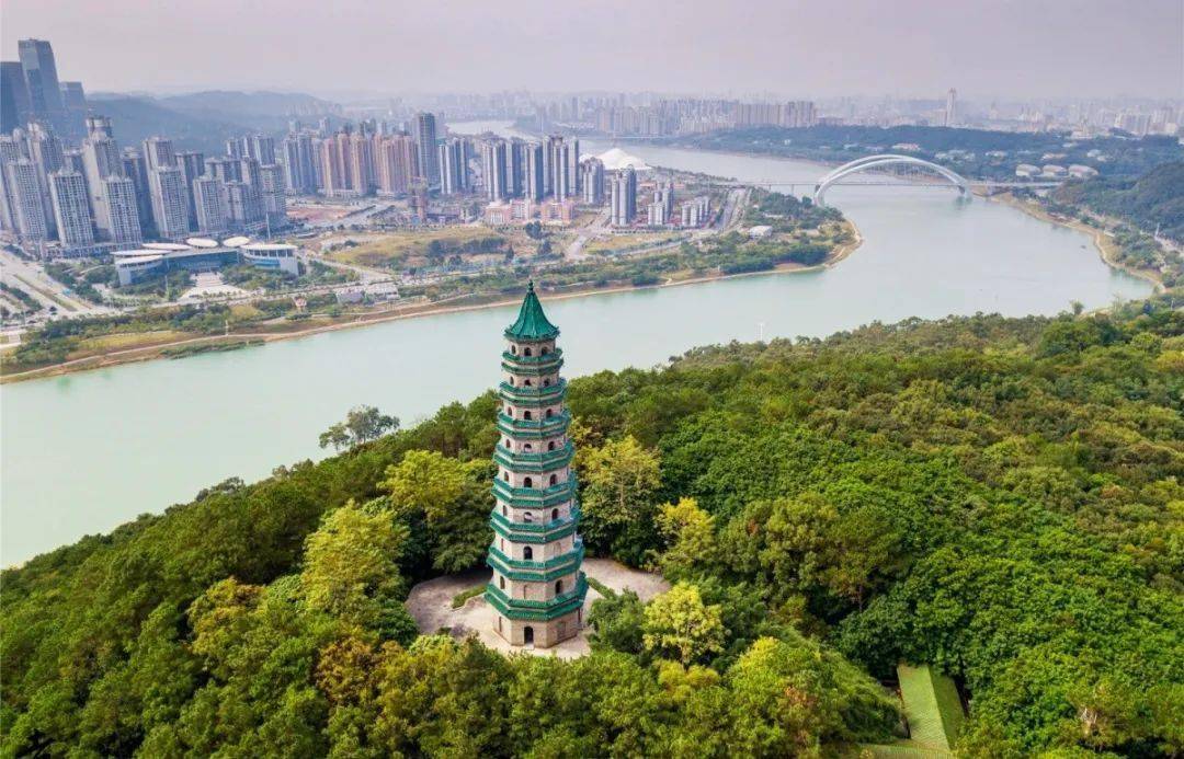 中国最美景点相约青秀山感受休闲惬意生活