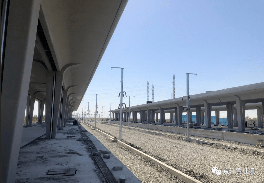 京滨铁路宝坻南站至北辰站区段铺轨完成7月1日开始联调联试多站进展