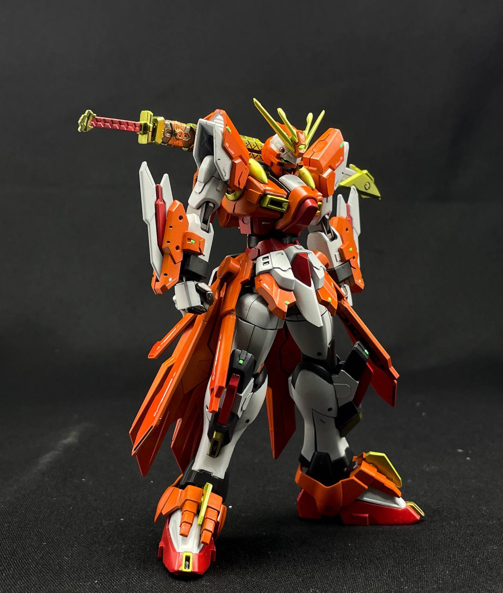 无论是什么高达周边模型,无论是为它搭载什么装备,只要有足够的设计感