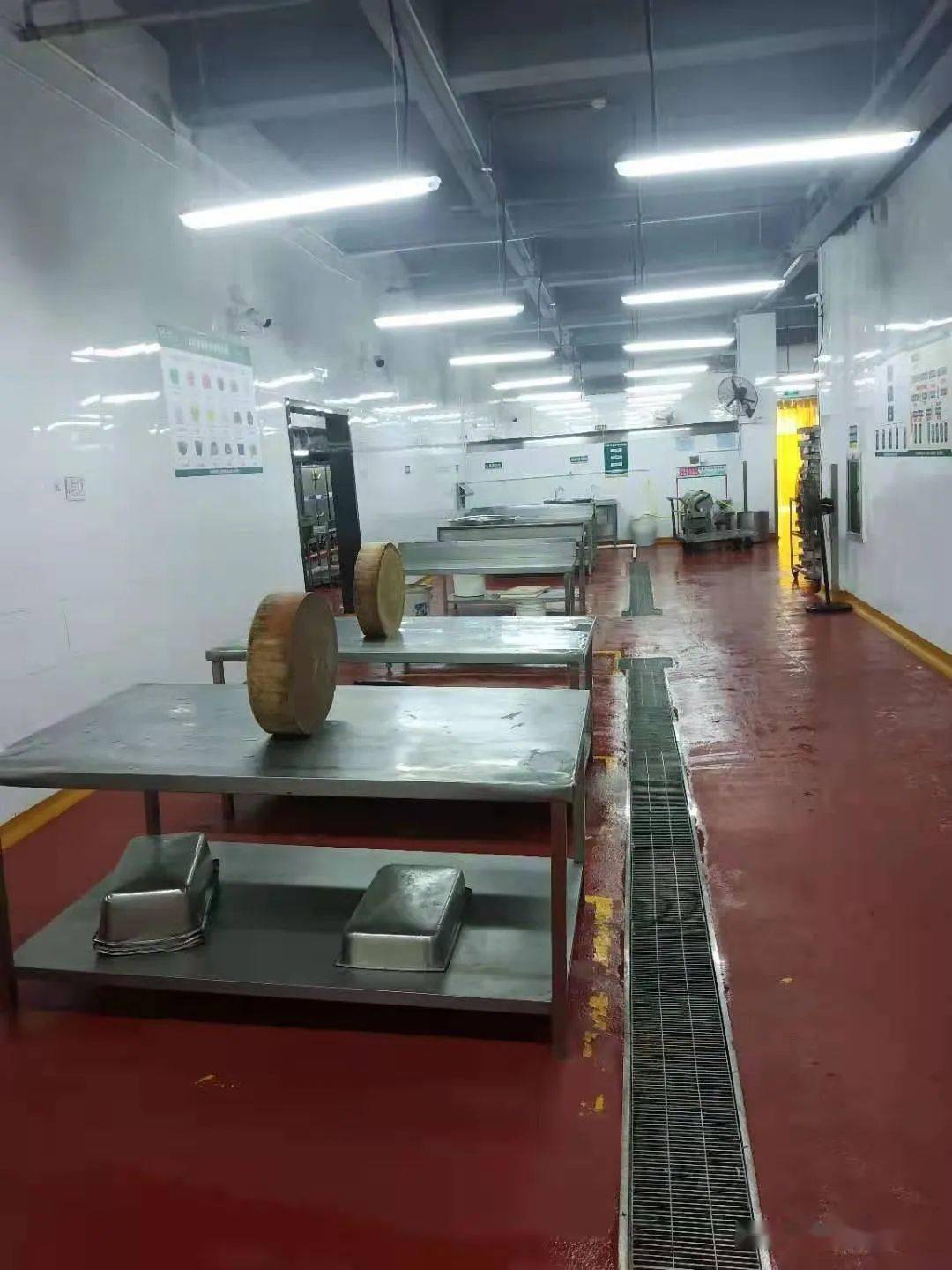 富士康龙华园区健康食堂获市级认证_餐厅_华南_厨房