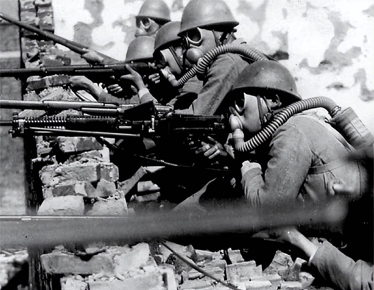 1940年日寇进村扫荡的暴行如饿狼捕食先糟蹋再刺死