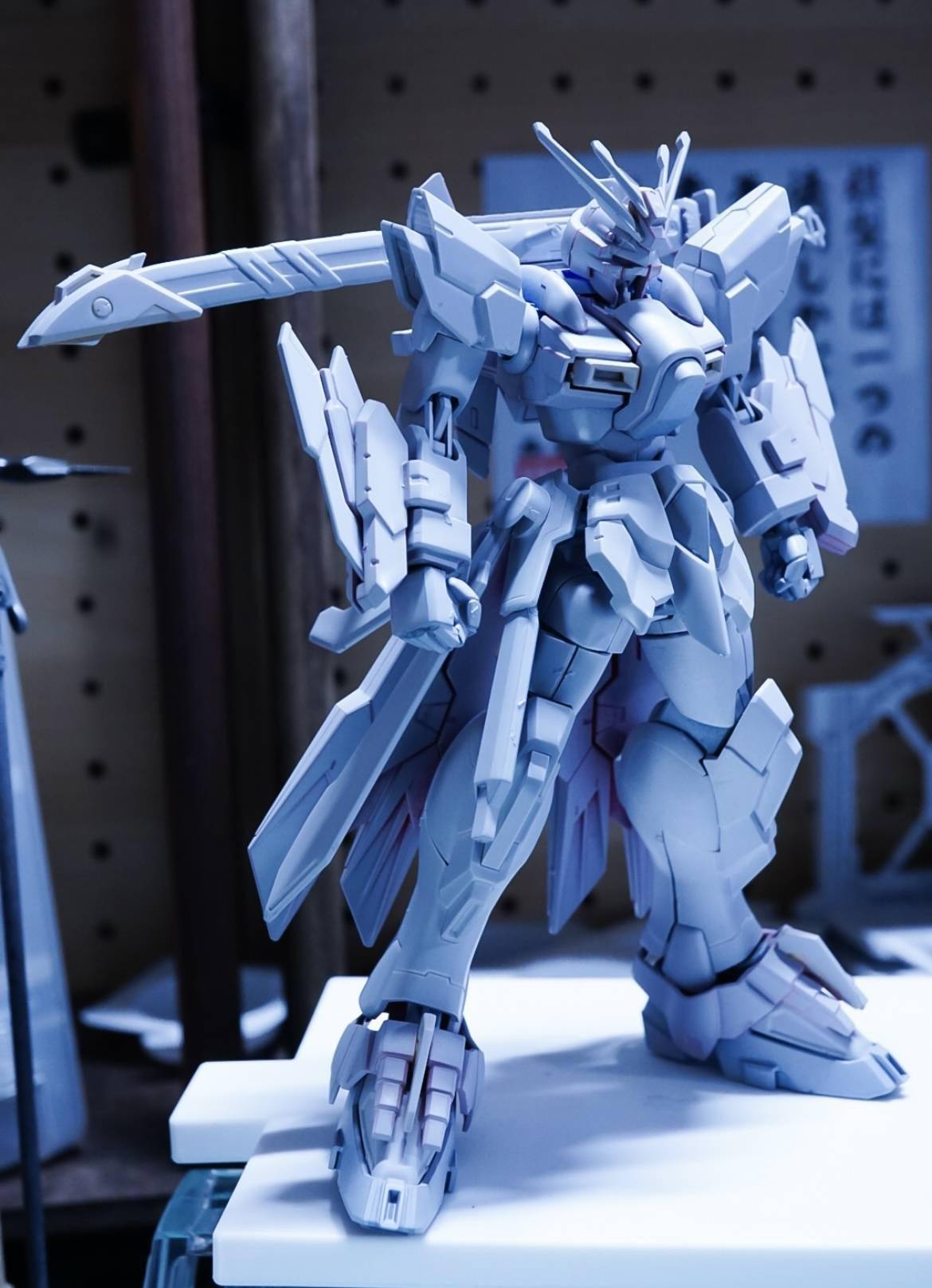 闪光的燃焰高达模型改造