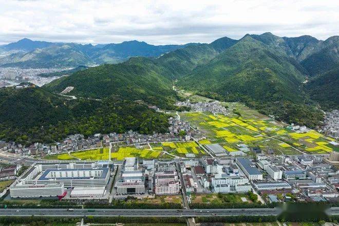 永嘉桥头镇白垟村,产城融合工业强村