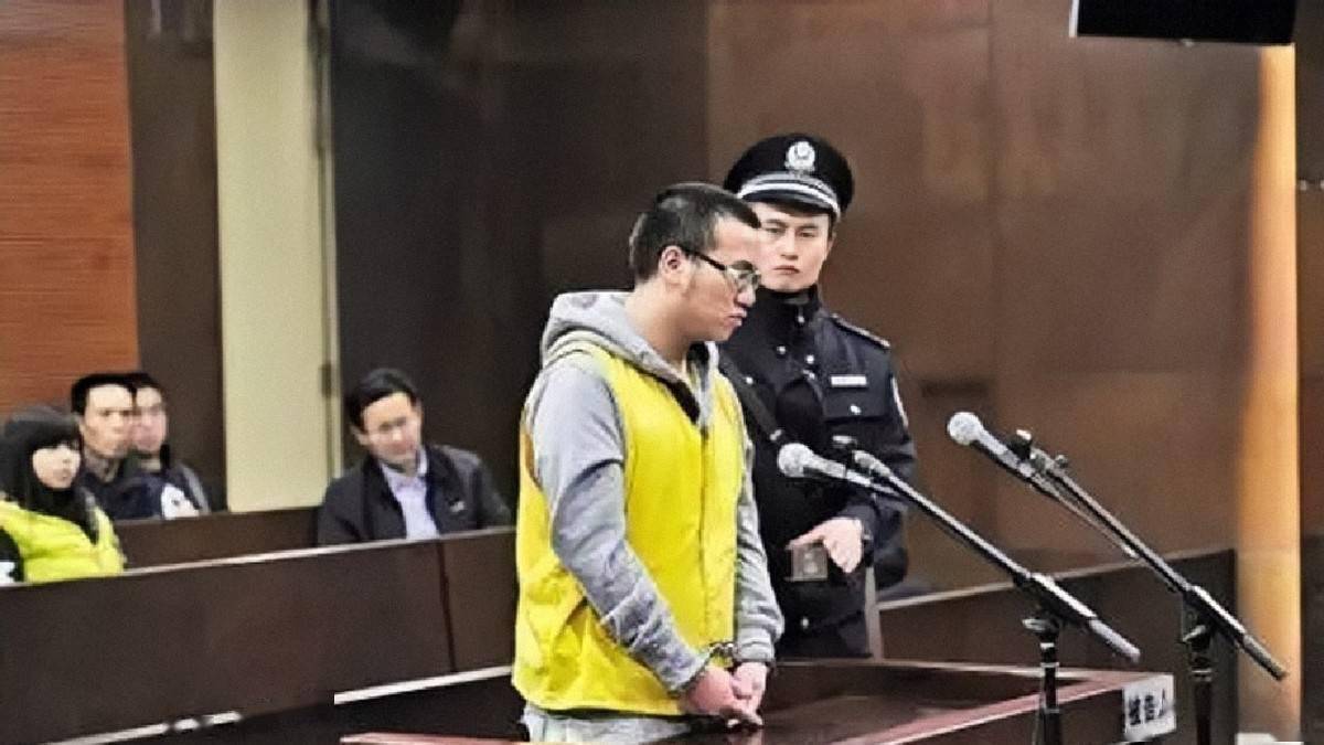到6年后锒铛入狱,雷楚年到底经历了什么_地震_欧静_教学楼