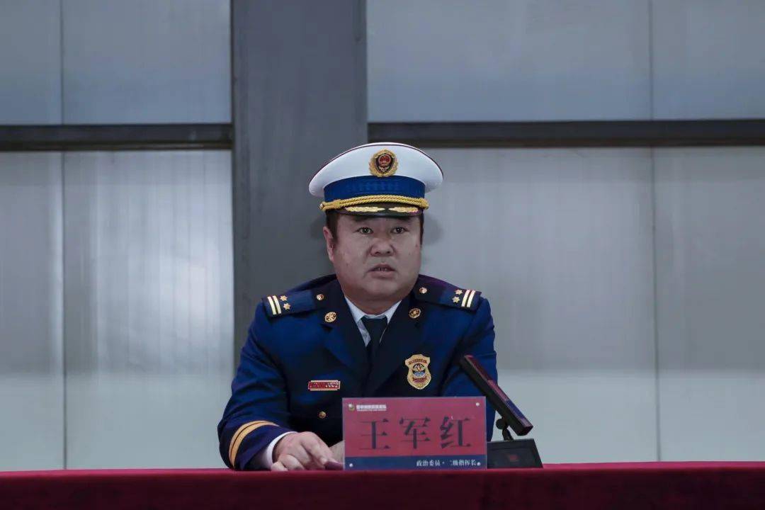 就进一步抓好条令纲要学习,政委 王军红 提出明确要求:内化于心,外化