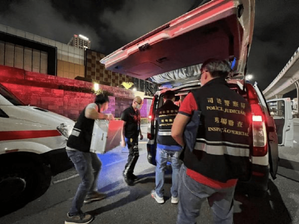 两女子陈尸澳门高档酒店诡异仰躺窗户旁地上