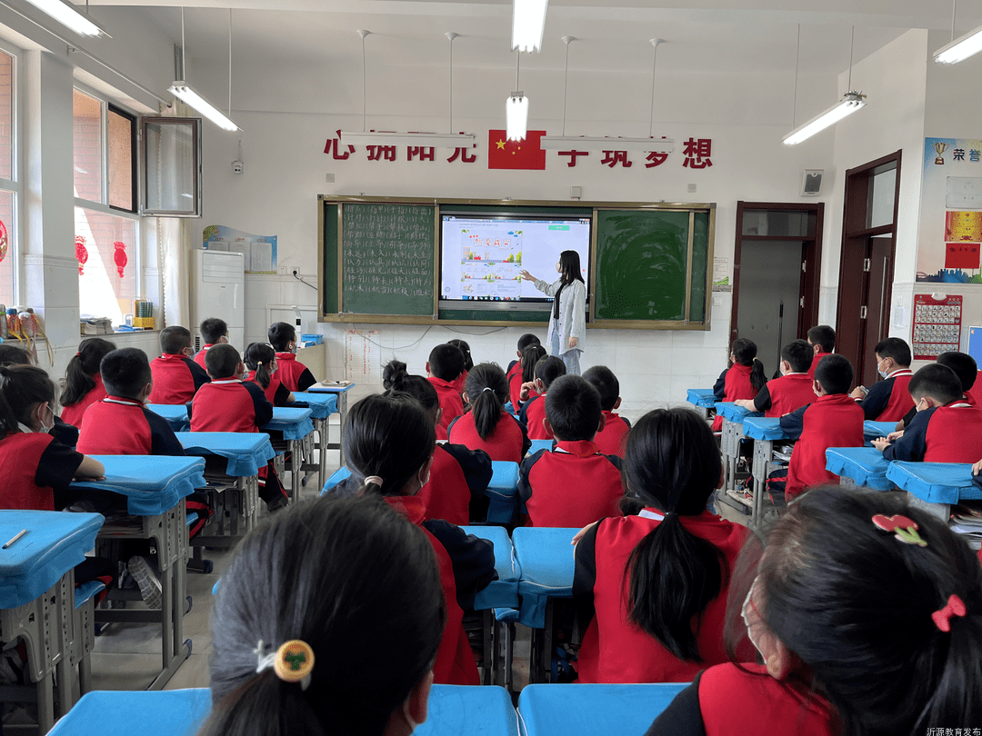 隐患排查◆◆◆◆◆逃生演练◆◆◆◆◆形式多样沂源二中