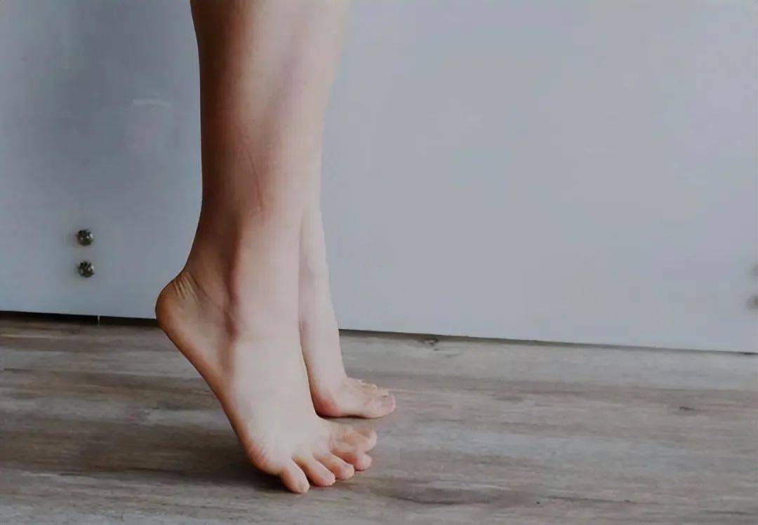 每天坚持踮脚尖10分钟,这5个好处,让你无法拒绝!_运动_身体_睡眠