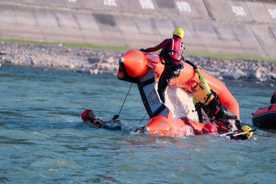 截止目前,广元消防救援支队已有35人取得国际教练搜救联盟颁发的irb证