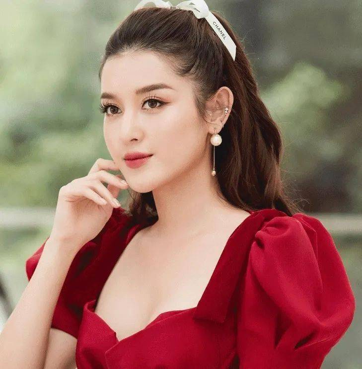 这个漂亮的越南美女全网8000万宅男为她疯狂她到底有何魔力