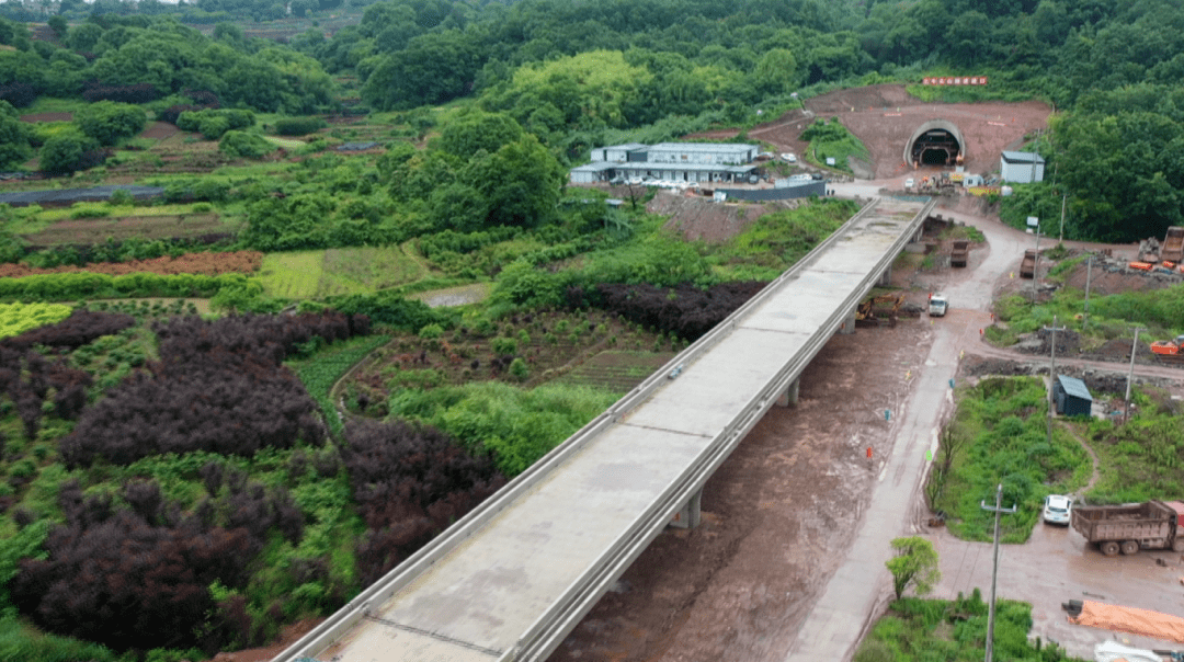 金甬铁路嵊州段隧道图片