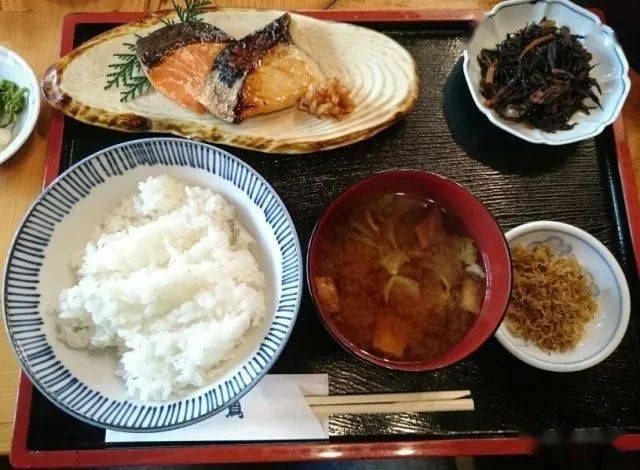 一汁三菜日本人看似简单实则大有妙处的吃饭方式