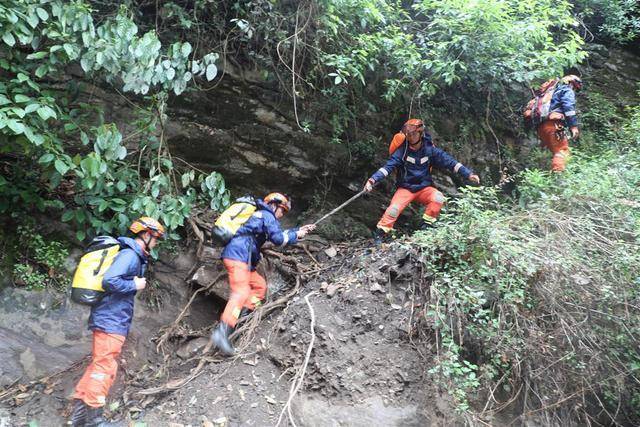 半岛聚焦丨13人为何冒险进苍山？“驼峰线60号”飞机究竟是何来历？一文看明白