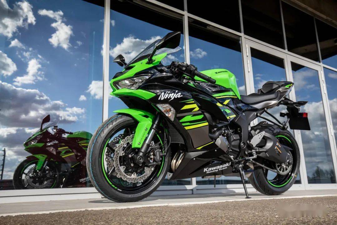 川崎ninjazx6r加大投产四缸水冷636cc127匹马力一枝独秀酷乐机车