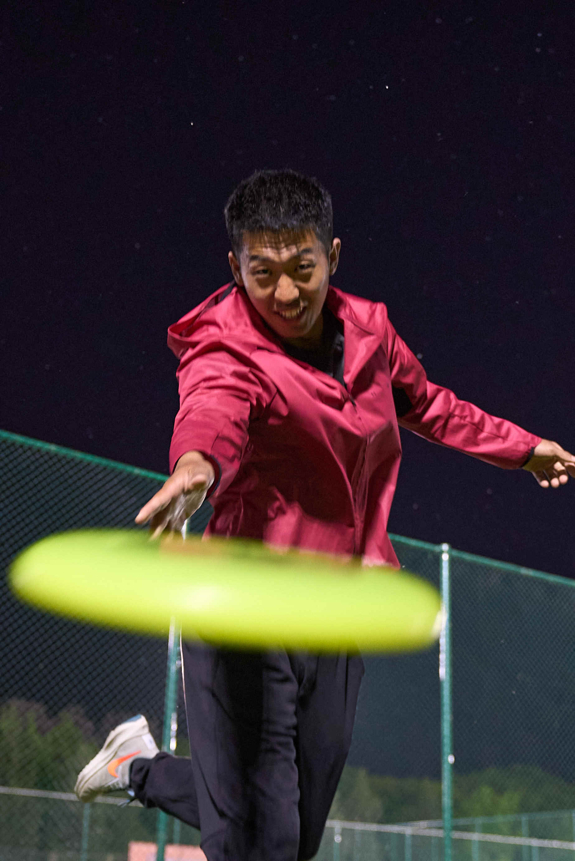 专业教练张坤:辞去国企工作,投身飞盘事业_运动_活动_朋友