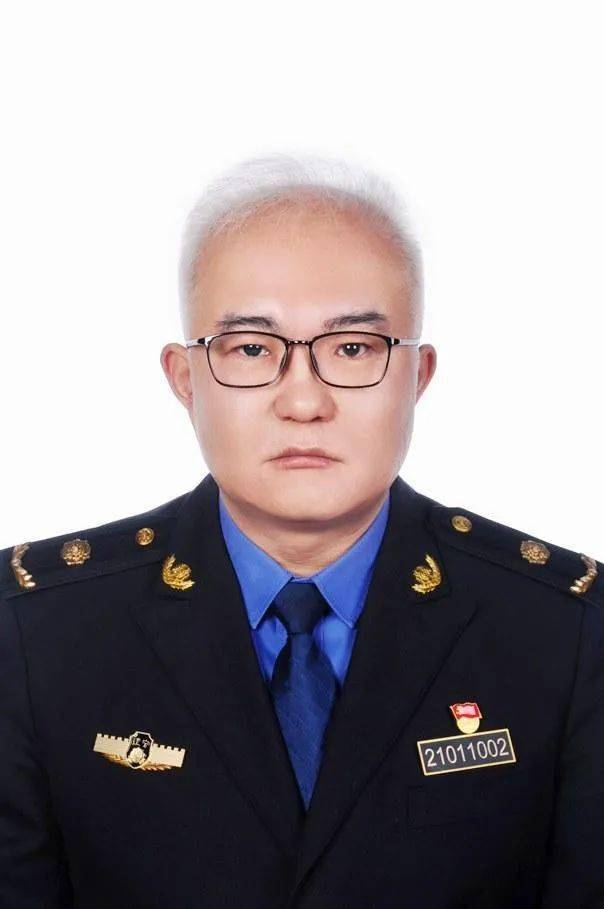 提到"工作狂"李管日,沈阳市和平区执法分局乃至全区上下干部群众都对