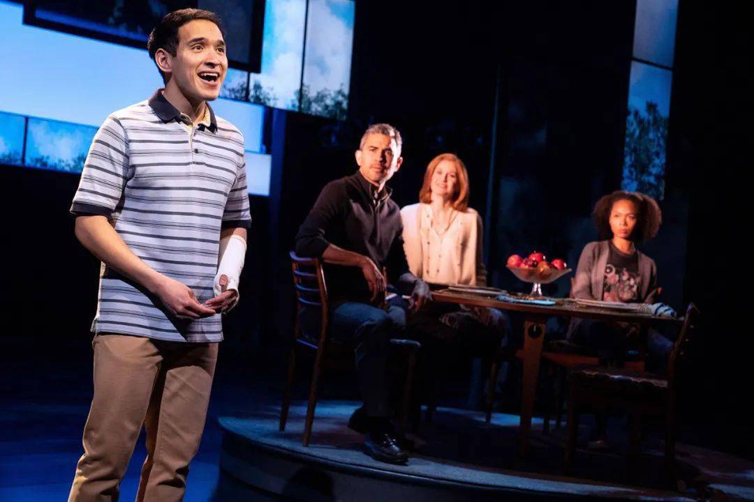 德语版《汉密尔顿》即将首演;首位亚裔领衔《致埃文