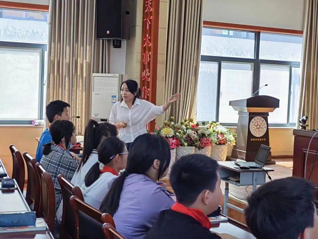 校区联动话课堂,岗位代言立新功—洛阳市实验小学凌波校区"走课"