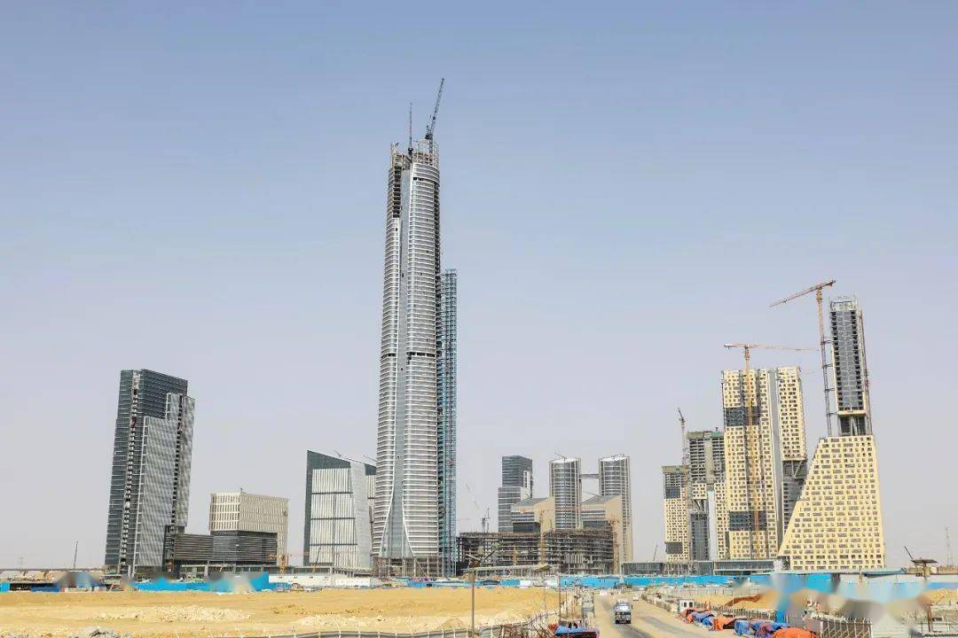 中建埃及承建的埃及新行政首都中央商务区项目位于开罗以东约50公里处