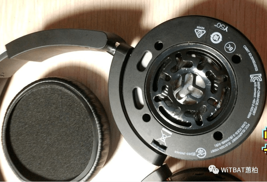 拆解爱科技akgy50bt蓝牙耳机更换电池