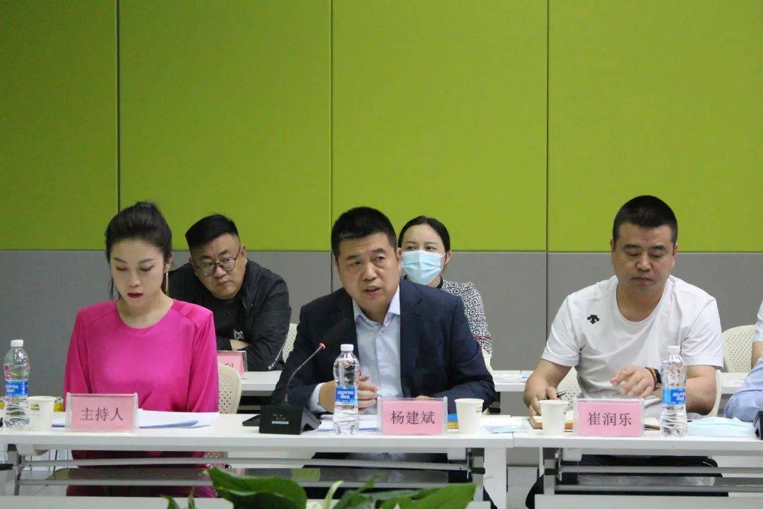 稳岗献爱心直播促就业活动在兰州文创大厦举行