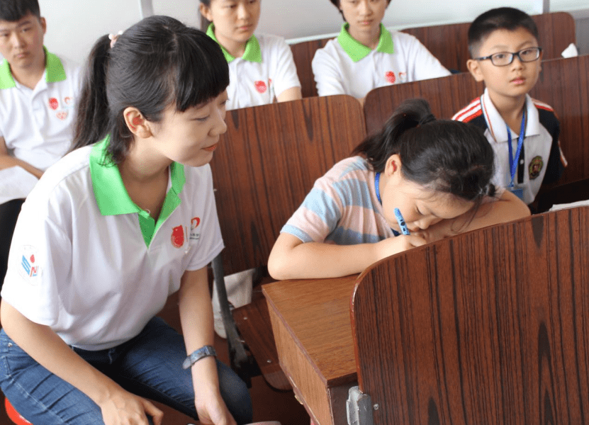 建功新时代97山东师范大学心灵突击队青少年心理服务团以爱为名以技