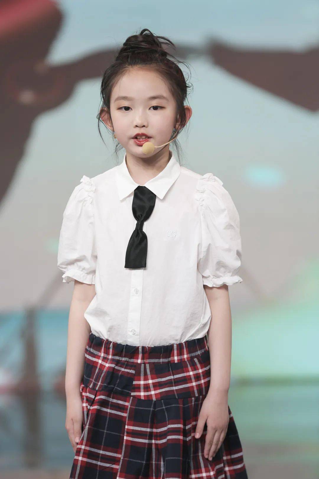 幸福像花儿一样2022甘肃省庆六一文艺晚会小主持人亮相