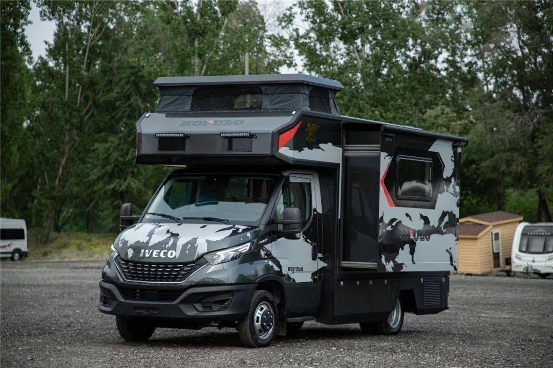 进口依维柯底盘,还有侧拓展舱,专用升顶床,霍夫勒勇者全新上市!