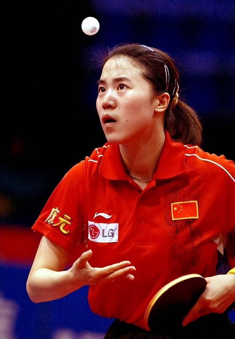 到了决赛,玄静和亲自坐镇,指点李恩实/石恩美.