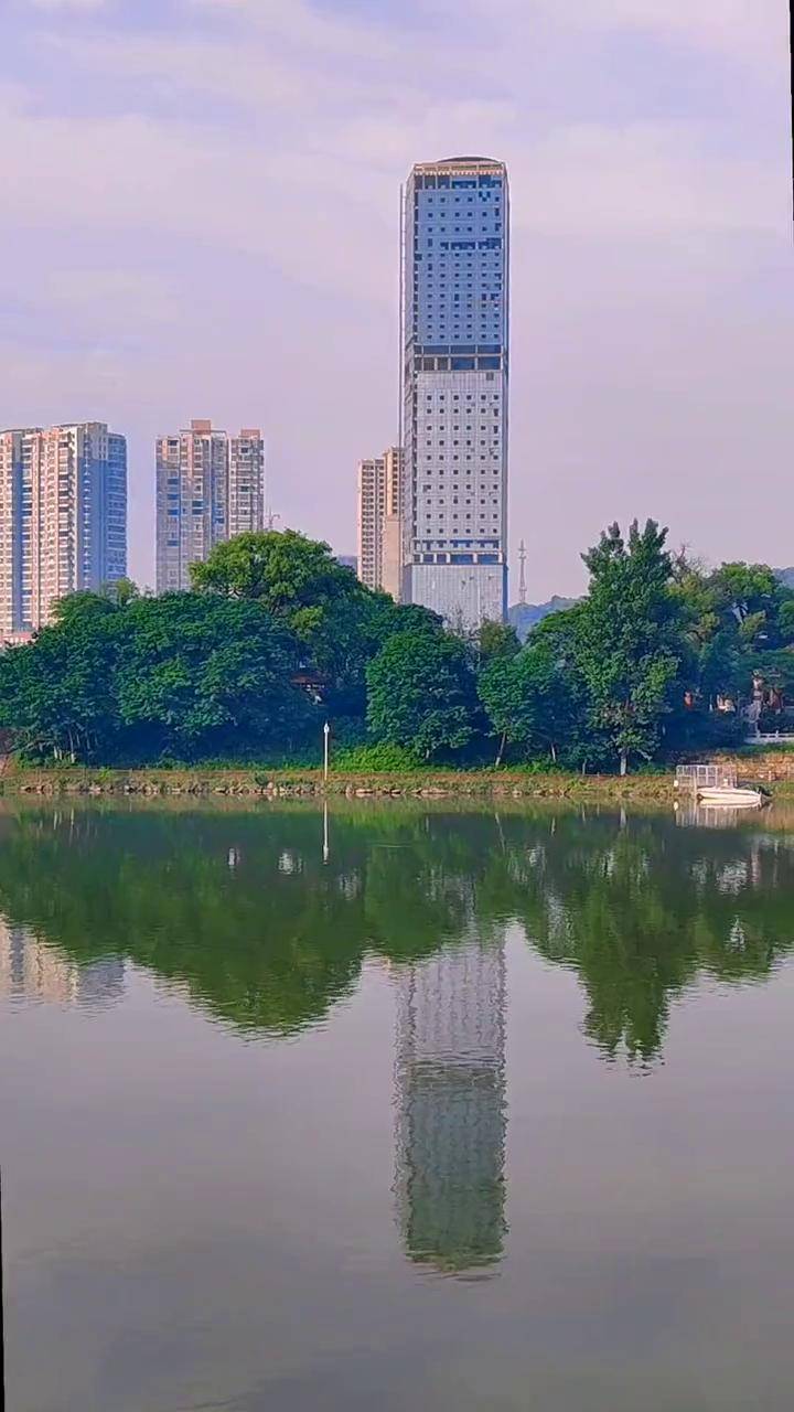 这里是湖南衡阳第一高楼高188米的原富江一品虽几经易主和更名但未能