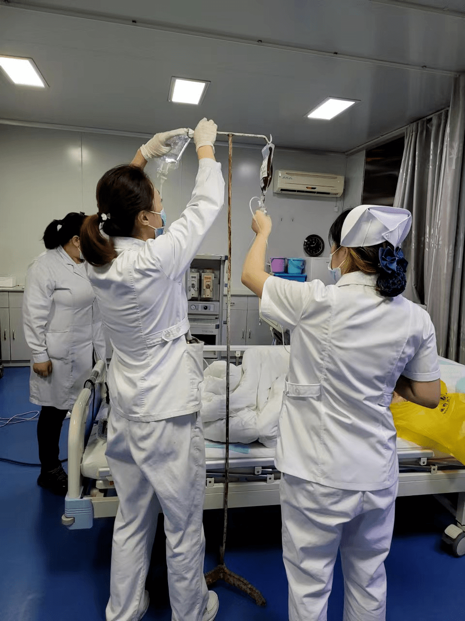 基层动态抢在时间前救在生死间市中医医院生死时速抢救重症消化道大