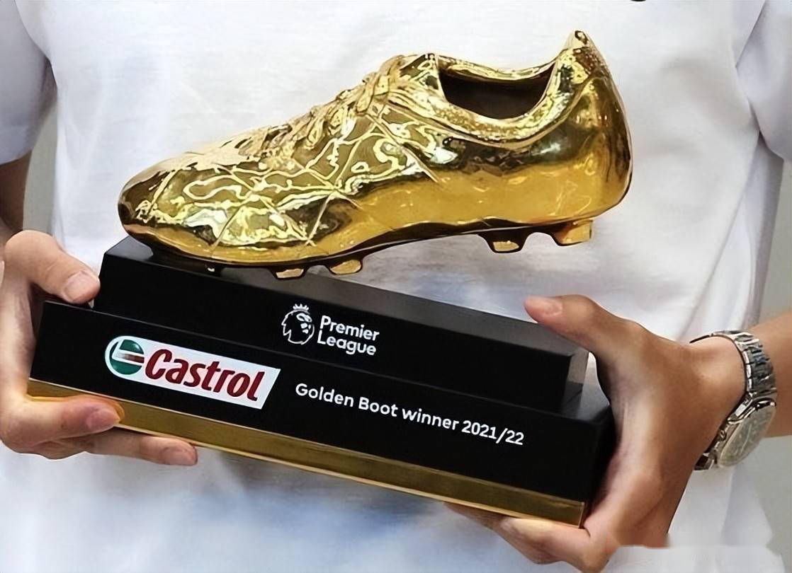 他与同样打进23球的利物浦射手萨拉赫,共享了本赛季的英超金靴奖