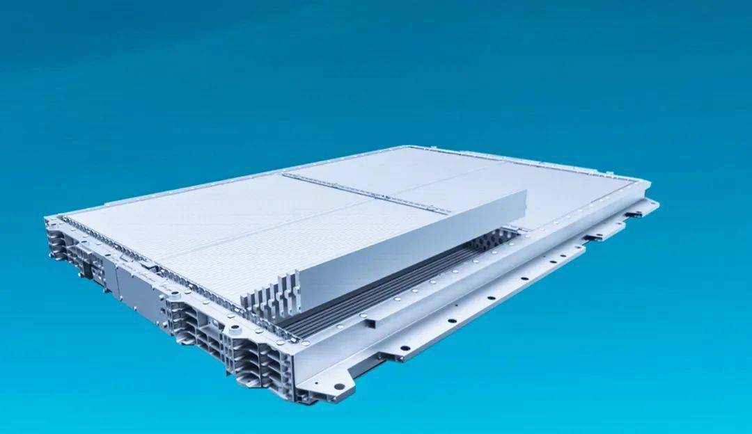 为了更直观地展示ctb刀片电池包的安全性,比亚迪在实验组安排了一次"