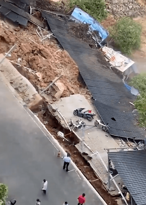 南宁一工地基坑边坡发生坍塌,事故瞬间视频曝光!