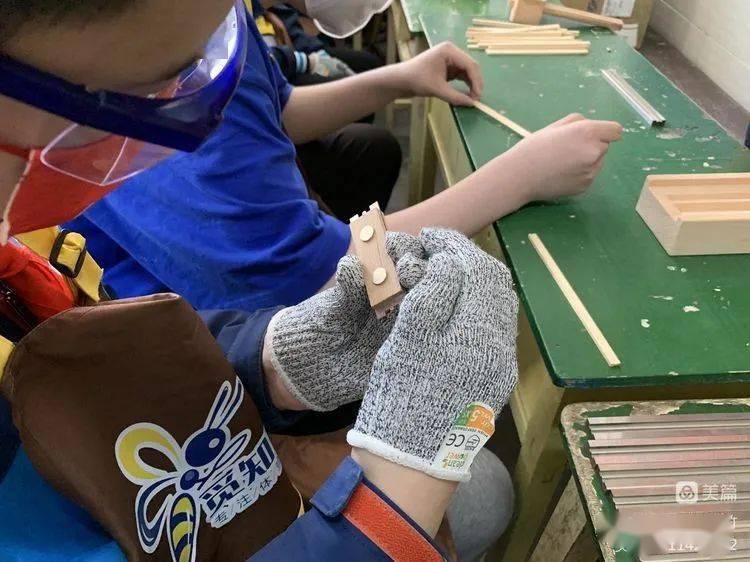 【校园新闻】小铅笔,大梦想——新市场小学劳动课程之制作铅笔_教育