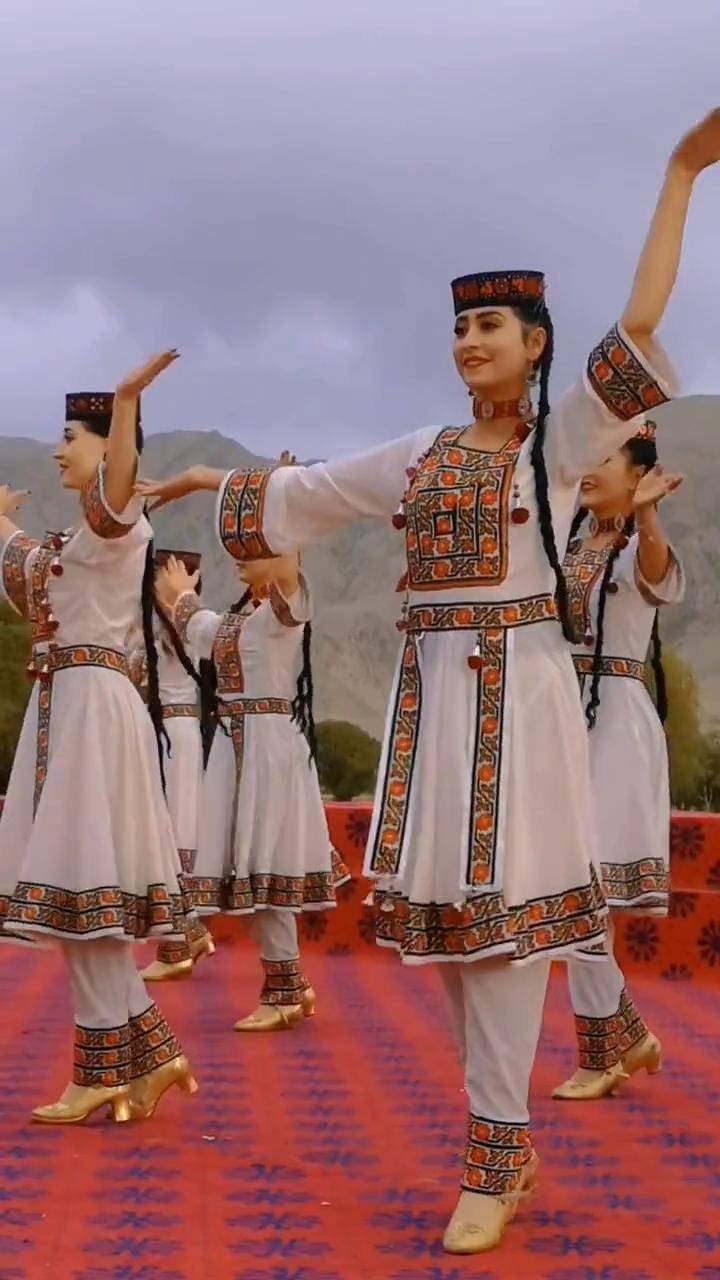 我负责拍摄分享你负责欣赏塔吉克民族舞蹈
