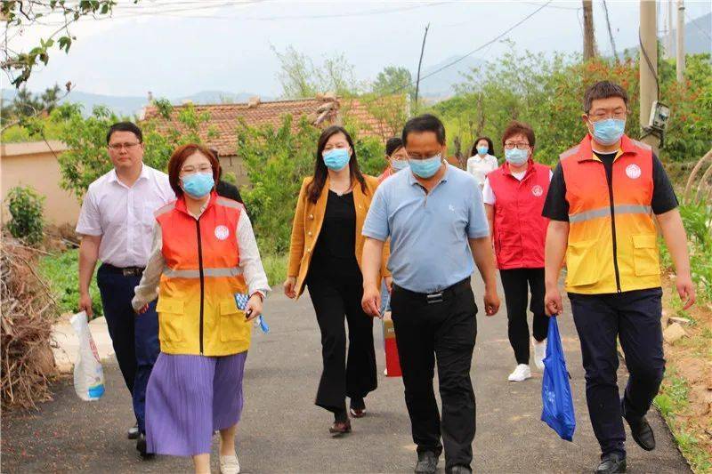 新時代文明實踐青島市嶗山區王哥莊街道關愛模範情暖心愛德小城傳文明