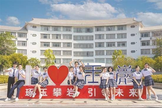 广州市玉岩中学黄埔区属龙头高中加工能力强劲