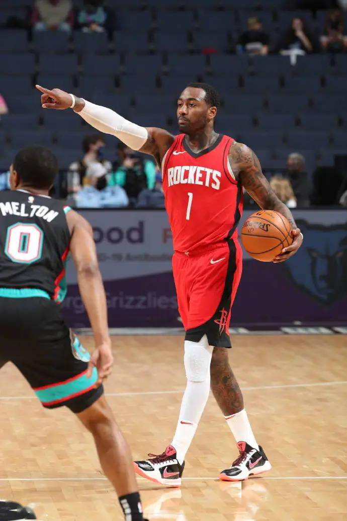 在收获了惊喜之后,也有一个大难题在困扰着火箭,而这个问题就是沃尔的