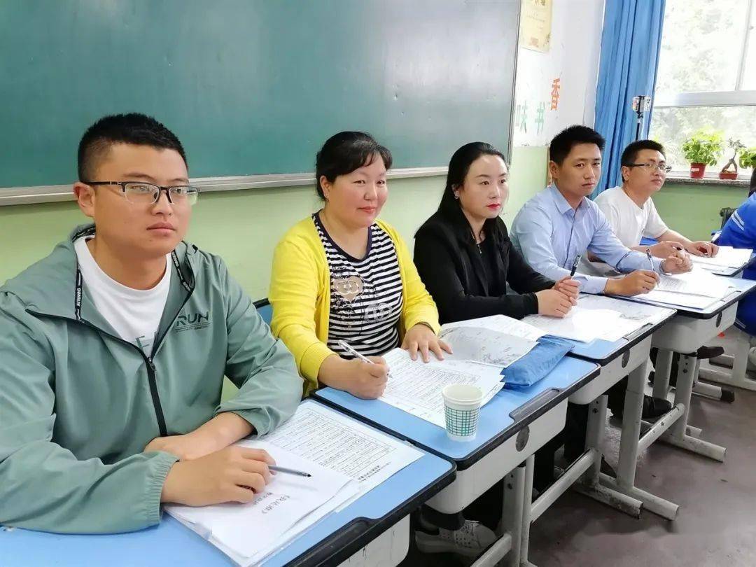 以赛促教以赛促培全县中小学教师课堂技能大赛初中组决赛在礼县一中
