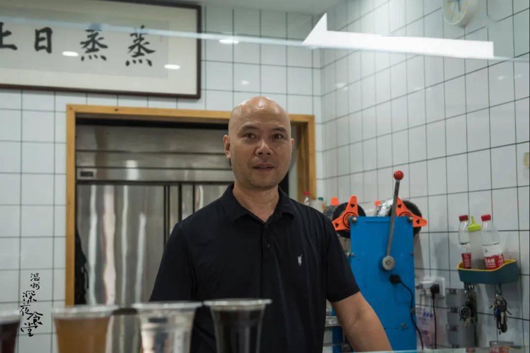 20余年天光老店光头老板单做一颗饭团炸圈温州