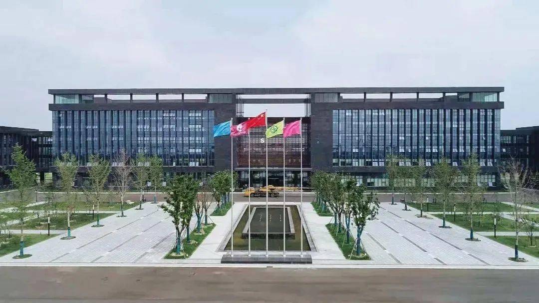 金坛经开区和华罗庚高新区为主体,充分发挥中德(常州)创新产业园等
