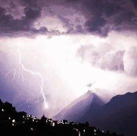 7人遭雷击身亡,包括1名儿童!雷雨天气千万不要这样做..._雷电_活动_防雷
